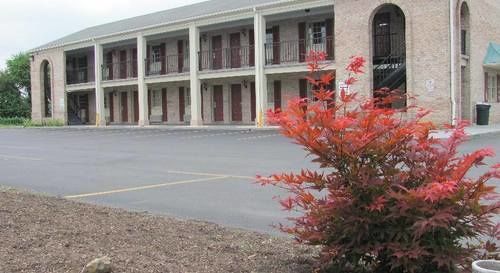 Hanover Hotel And Banquet Center Exterior photo