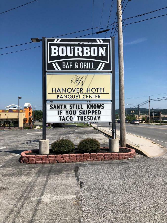 Hanover Hotel And Banquet Center Exterior photo